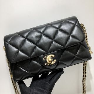 Chanel Pearl Chain Bag in Lambskin