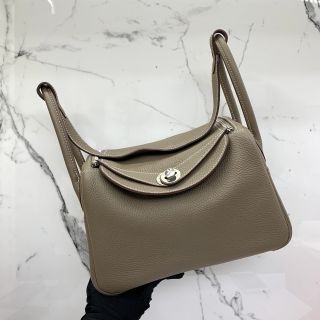 Hermes Bag Lindy 26 in Etoupe Clemence,  Z Stamp