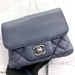 Chanel No.24 Chain Shoulder Bag in Caviar Skin