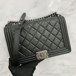 Chanel Bag Lambskin No.19 Medium Boy 28