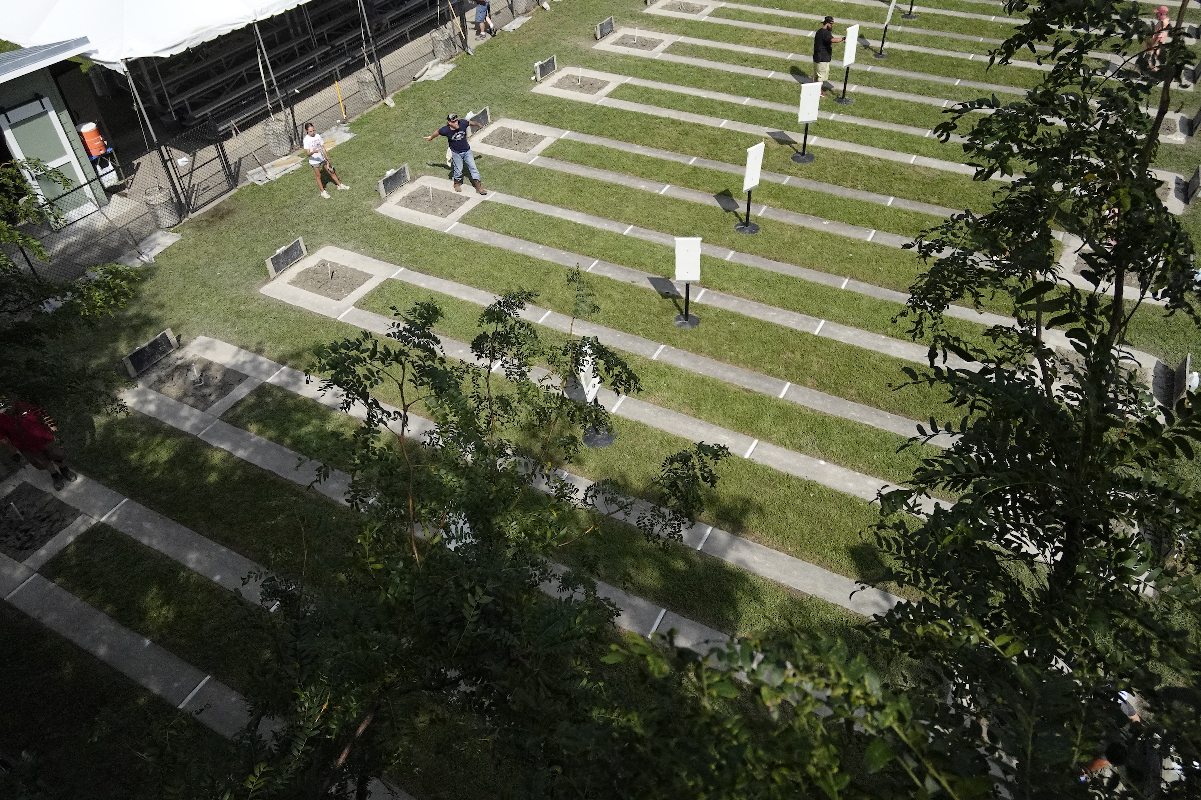 Horseshoe pitching courts