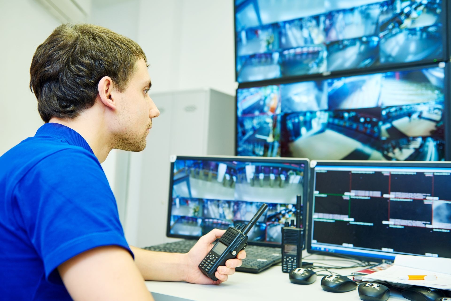 How does RTSP handle the synchronization of audio and video streams during playback?