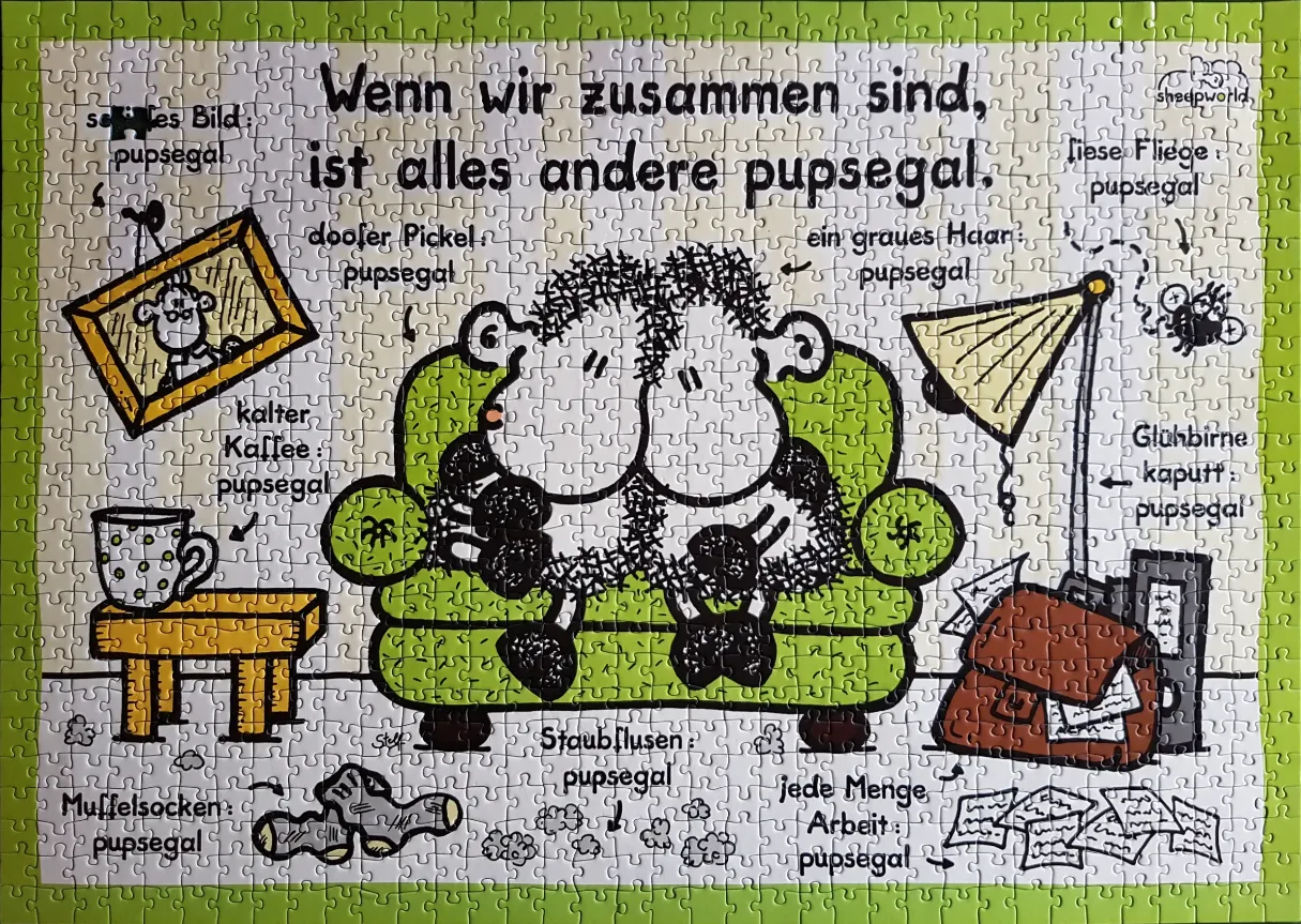 Cartoon illustration of two sheep cuddling on a lime green couch with German text.