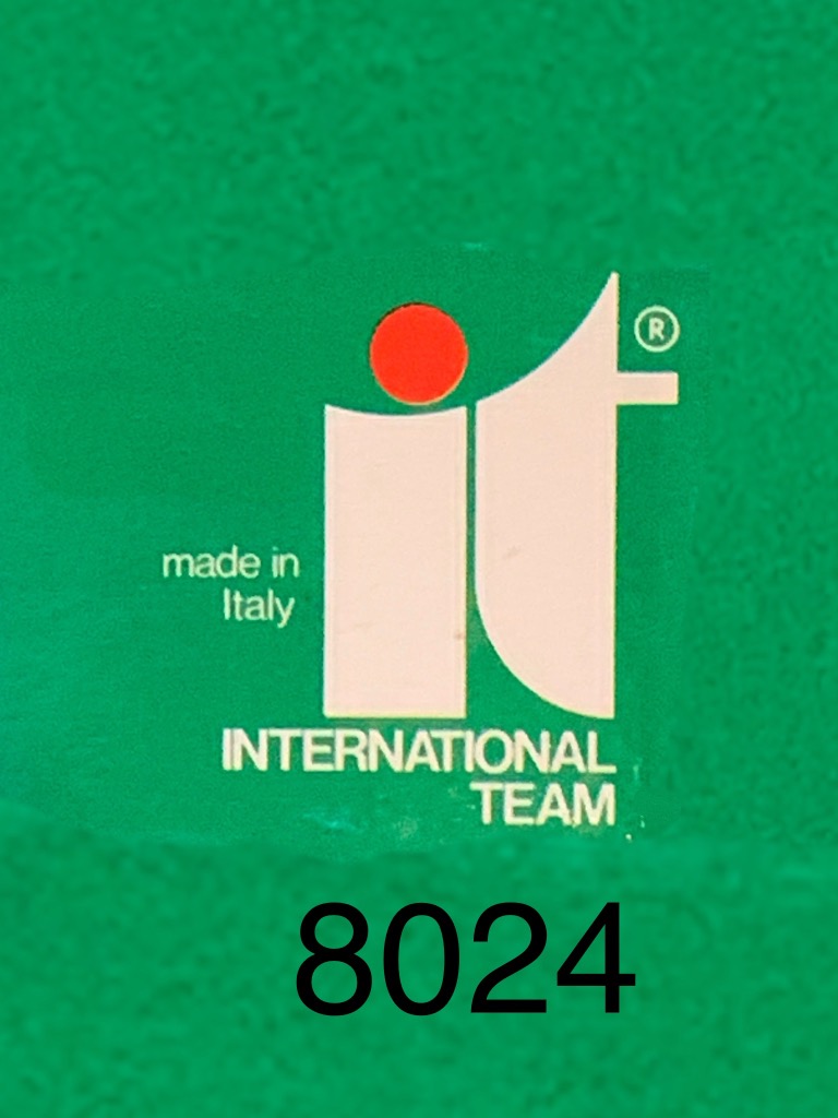 A logo with the letters IT and a red dot on a green background with the text INTERNATIONAL TEAM and the number 8024.