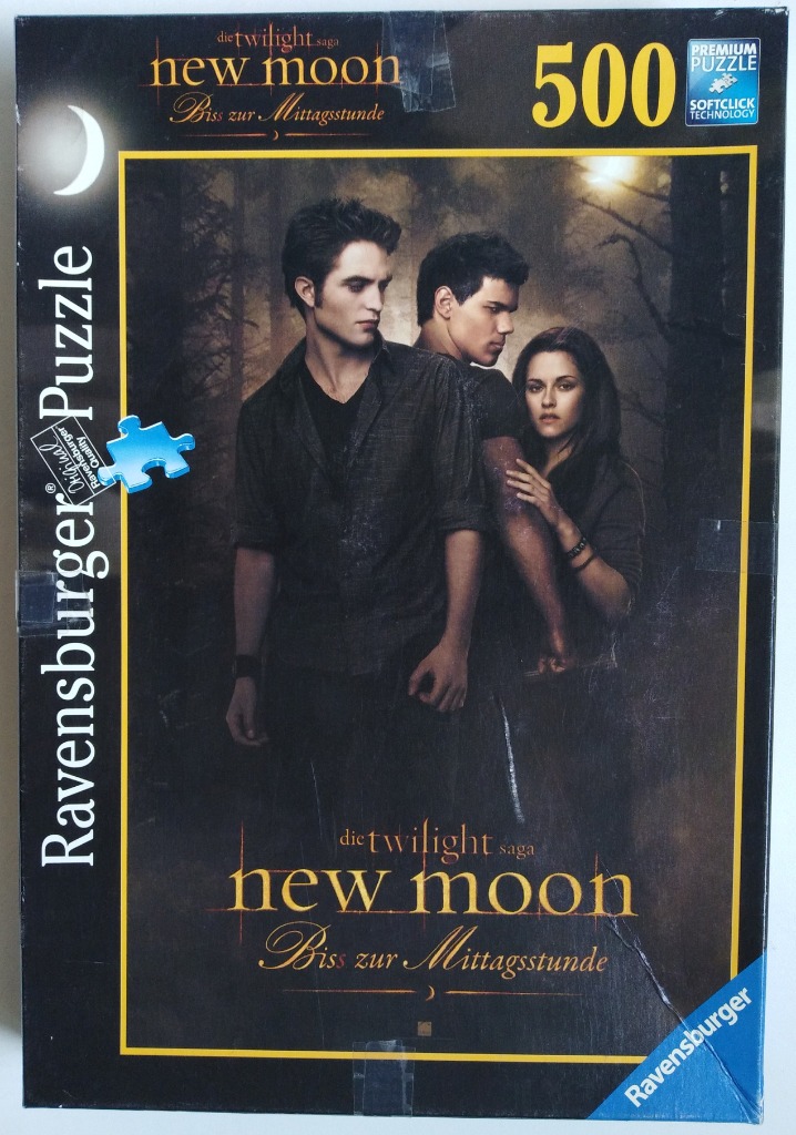 Promotional poster for The Twilight Saga: New Moon featuring Edward, Jacob, and Bella.