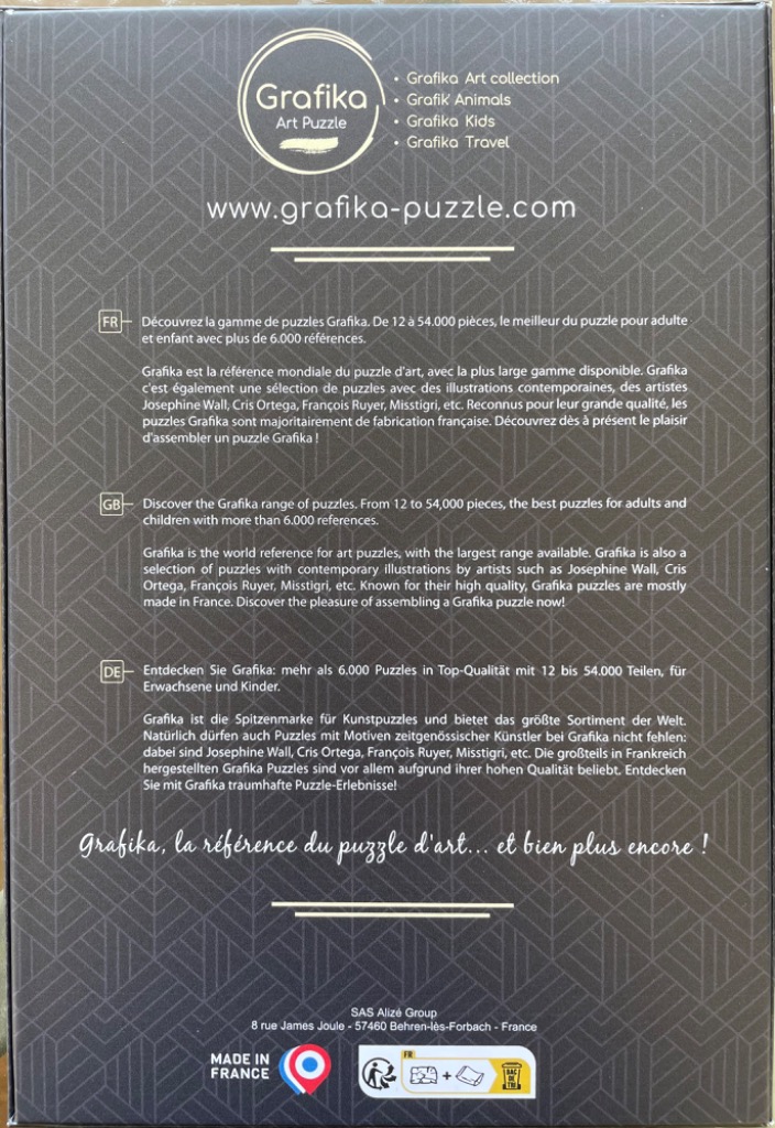 Dark gray box with white text and a circular logo. Features French, English, and German descriptions.