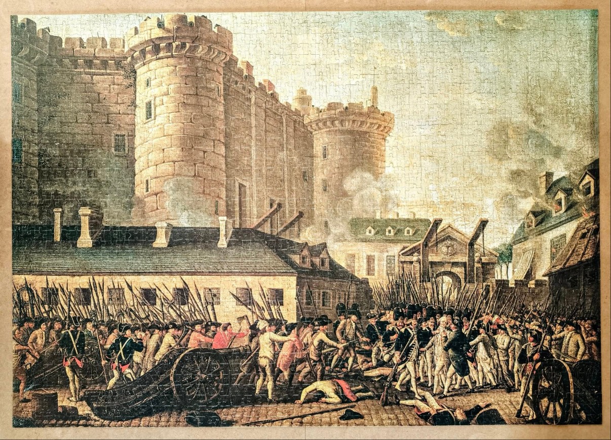 An illustration of the storming of the Bastille with a large crowd of soldiers and citizens in front of the fortress.