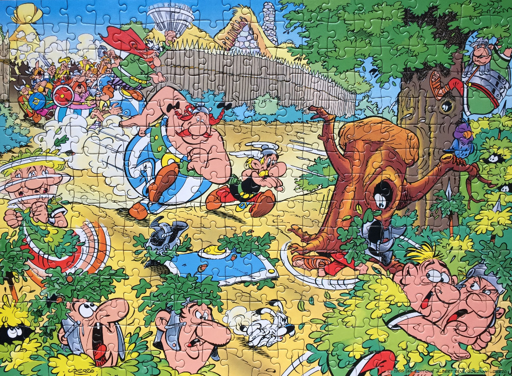 Comic illustration of Asterix and Obelix running through a chaotic Roman camp.