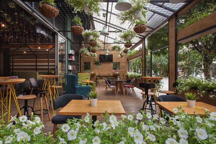 Juice Bar And Outdoor Dining Area