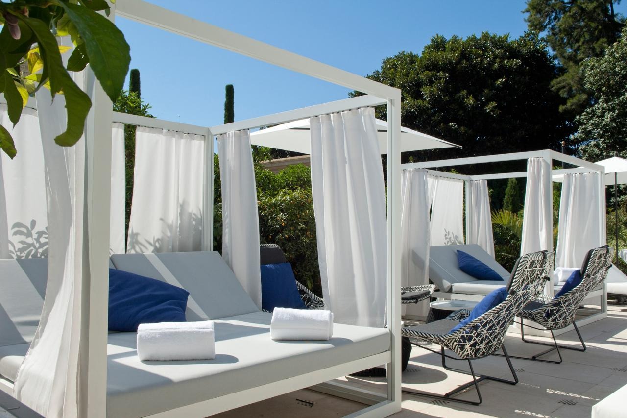 Outdoor Seating Areas