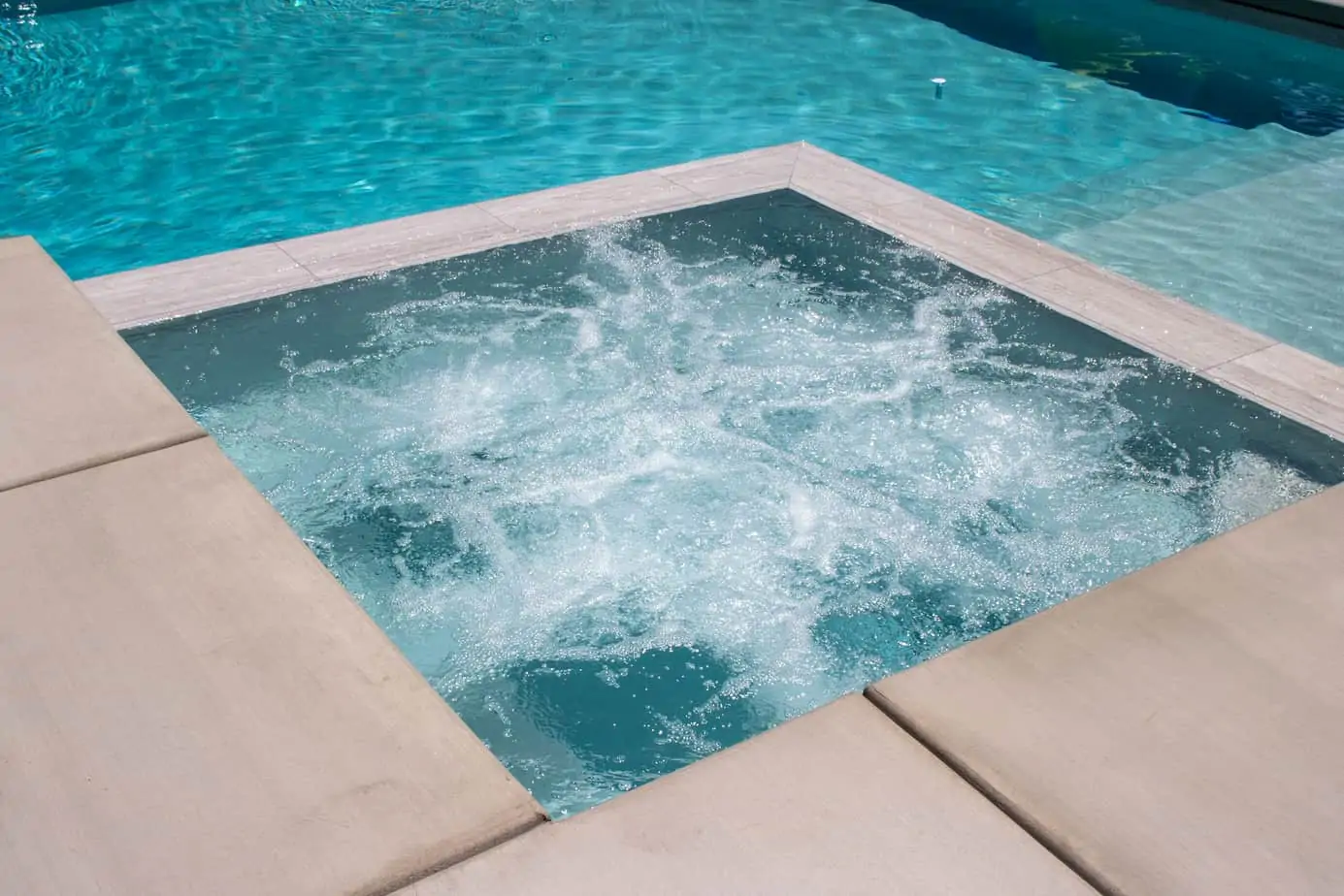 Jacuzzi / Shallow Pool