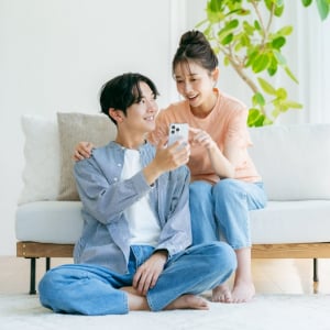 ハイブリッドアプリとは？開発コストを抑えられる理由と主要フレームワークを解説