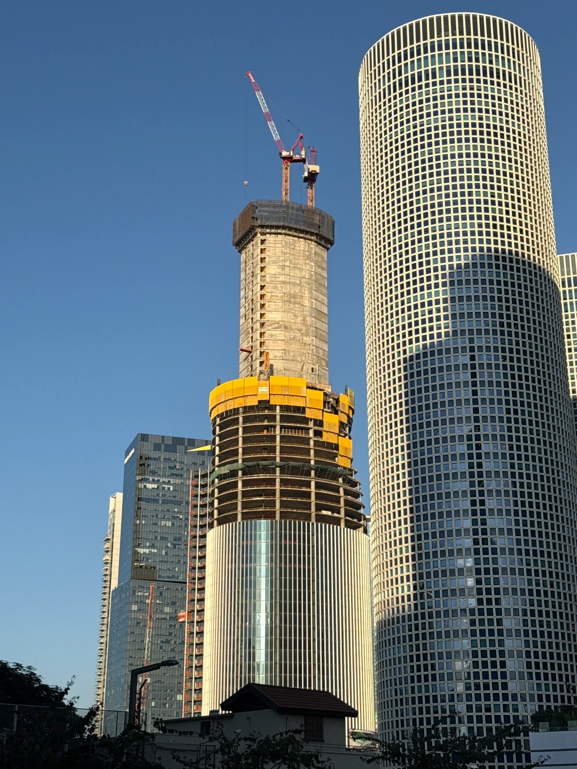 שטחי משרדים להשכרה בעזריאלי ספירלה במגדל עזריאלי ספירלה | Azrieli Spiral Tower, דרך מנחם בגין 138 תל אביב, מתחם מידטאון והצפון החדש תל אביב