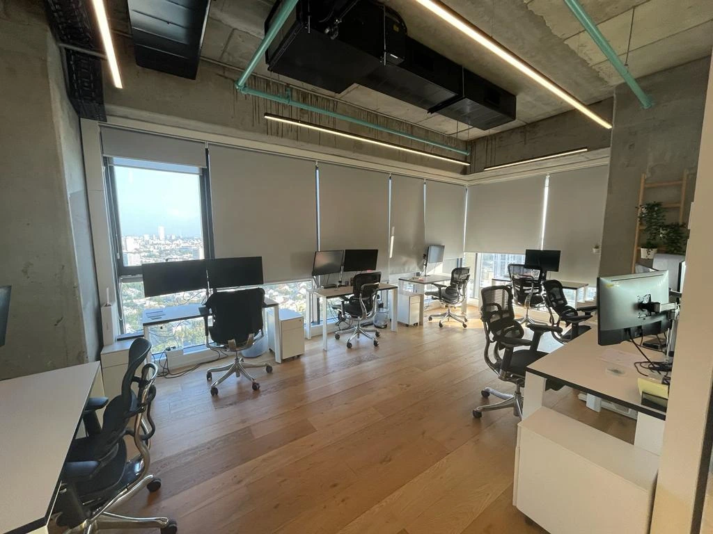 משרדים לחברות הייטק במגדלי אלון ת״א בציר יגאל אלון ומזרח איילון