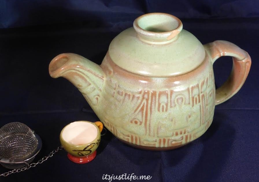 Frankoma teapot on itsjustlife.me