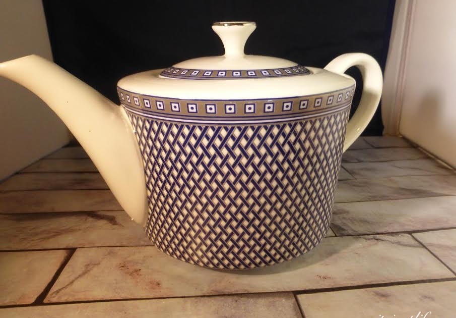 Blue teapot on itsjustlife.me