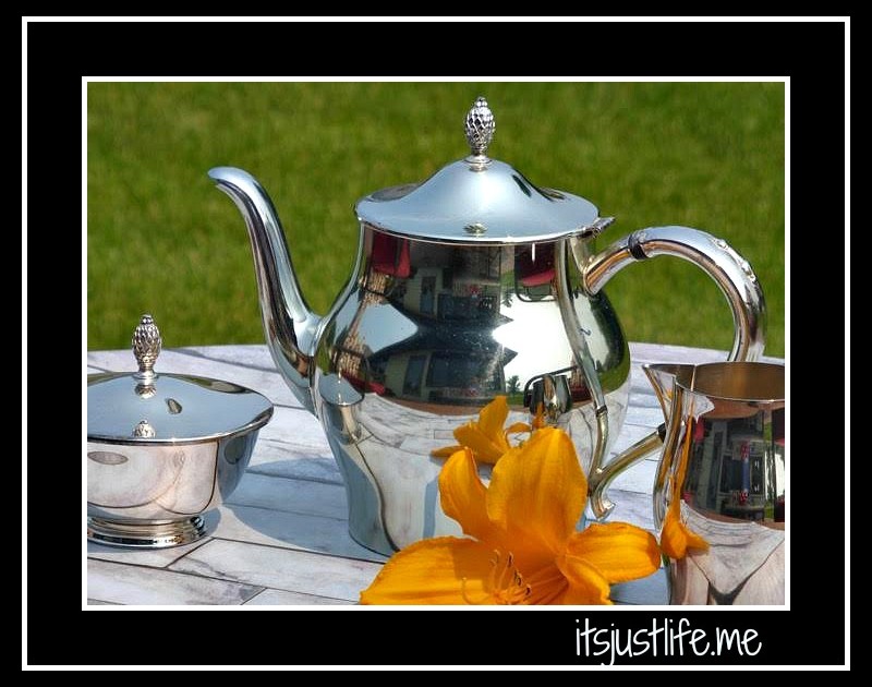 silver teapot3