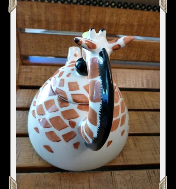 giraffe teapot