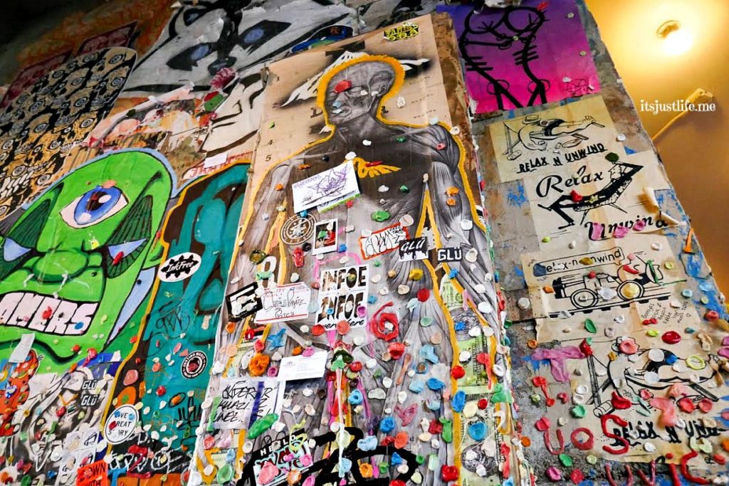 gumwall2