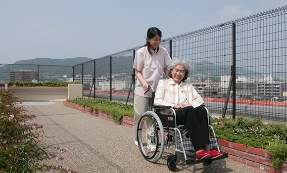 メルシー緑が丘｜大阪府豊中市の介護付き有料老人ホーム（写真1）