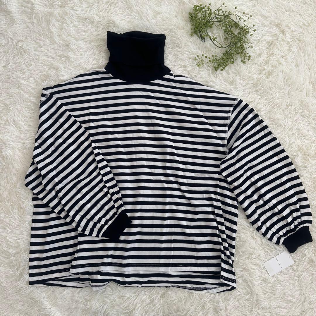 オーバーサイズ ボーダー タートルネック カットソー モノトーン ボリューム袖 by メルカリ