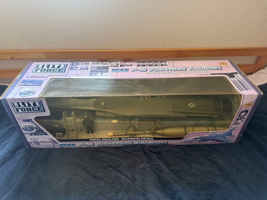 bbi エリートフォースF-16 Fighting Falcon 1/18