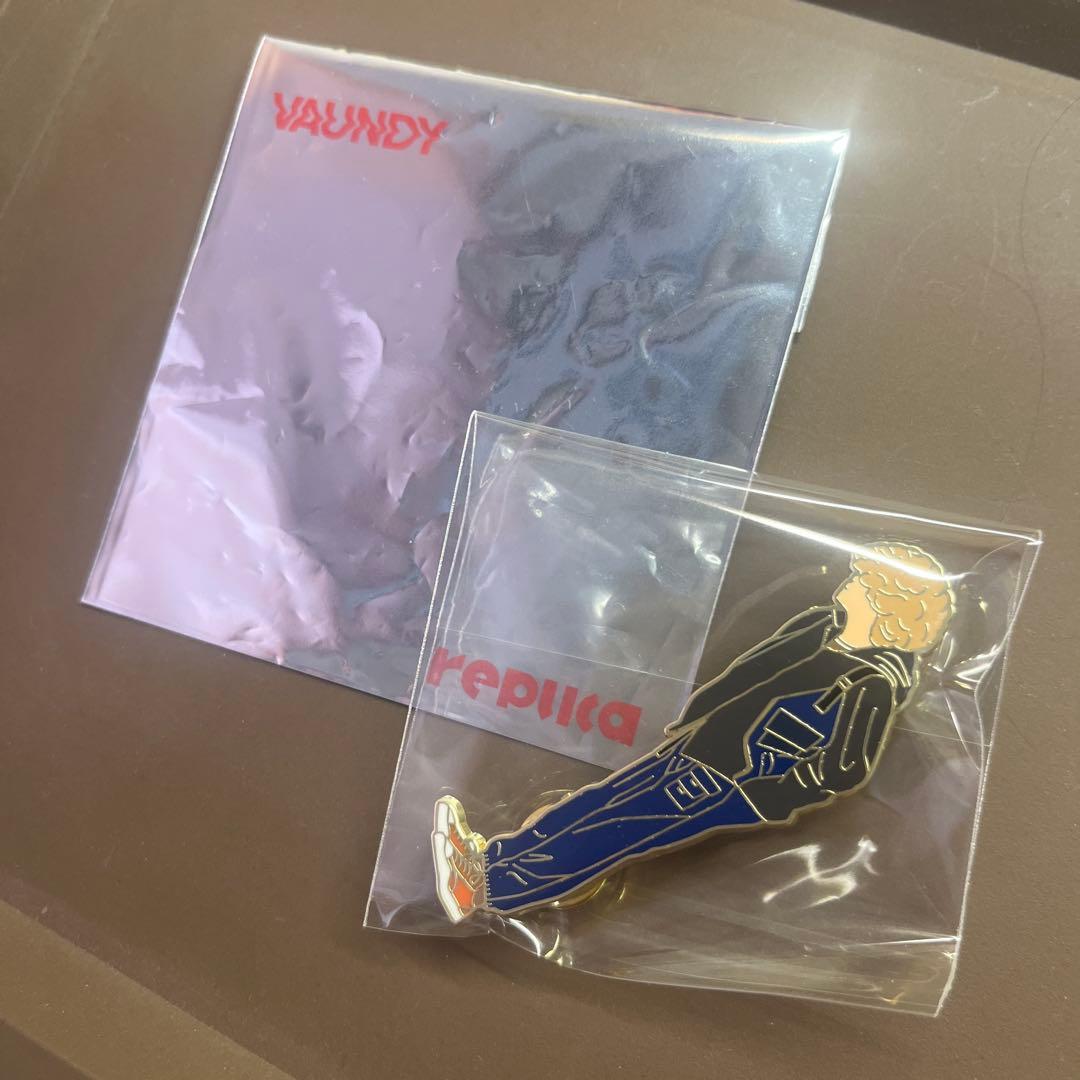 r*1様 vaundy replica ピンバッジ