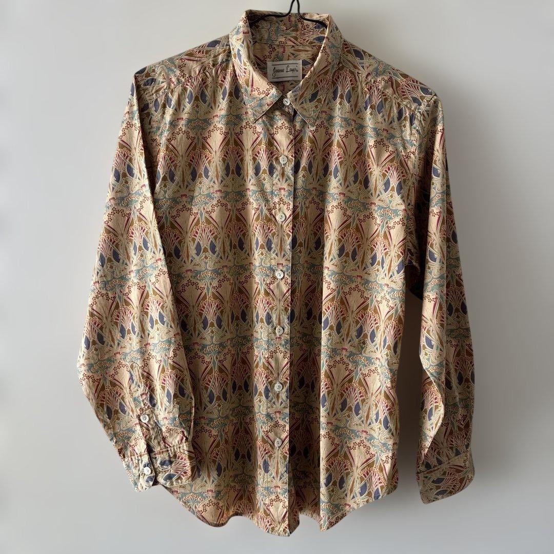 リバティプリントブラウス