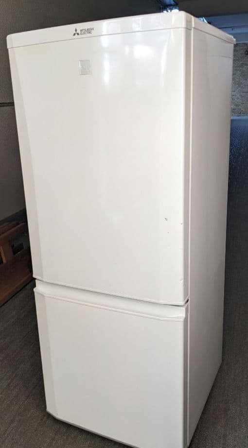 年末年始OK★三菱 146L 冷凍冷蔵庫【MR-P15EC-KW】1〜３人暮らし