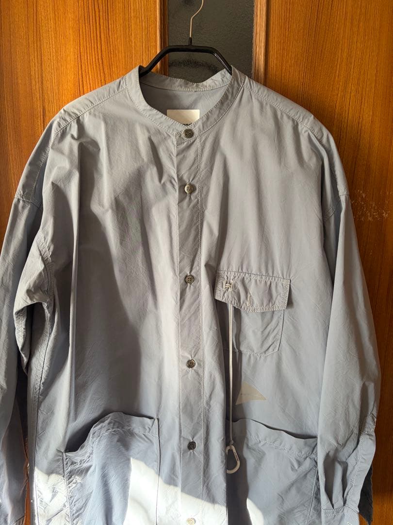 and wander グレー ロングシャツワンピース