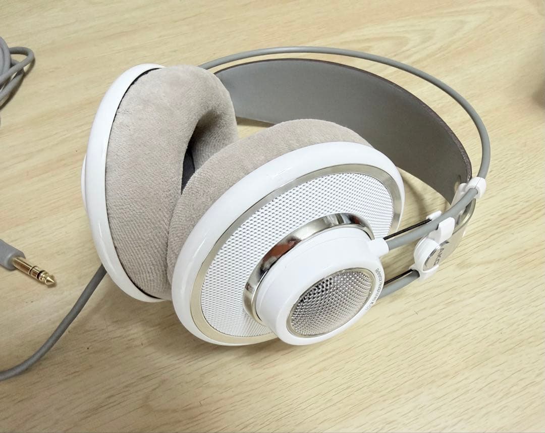 AKG pro アーカーゲープロ オープンエアー型スタジオヘッドホン K701