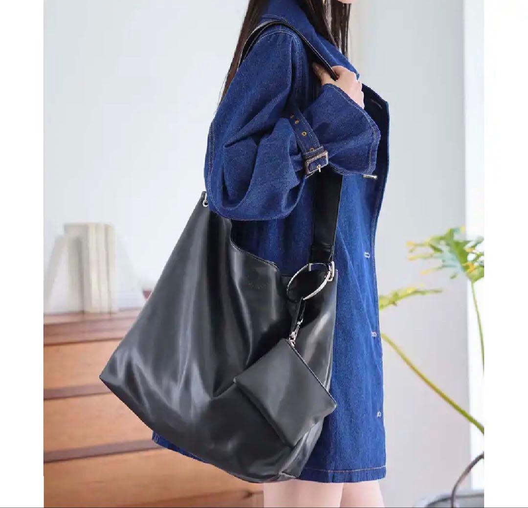 新品 ナイスクラップ フェイクレザーショルダーバッグ 黒 ポーチ付き