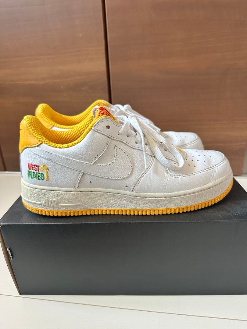 ナイキ West Indies ホワイト/ユニバーシティゴールド 26cm