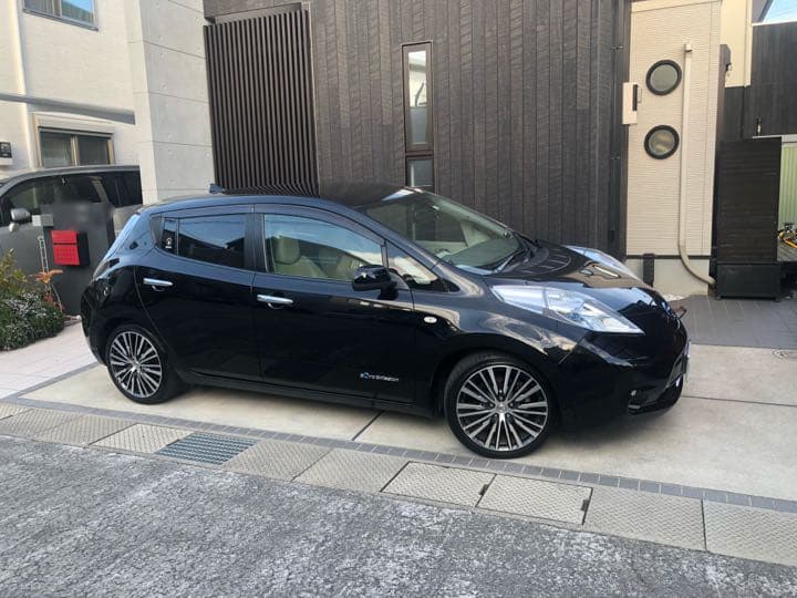 凹みあり　日産 リーフ X  18インチアルミ　２００v充電ケーブルあります。 by メルカリ