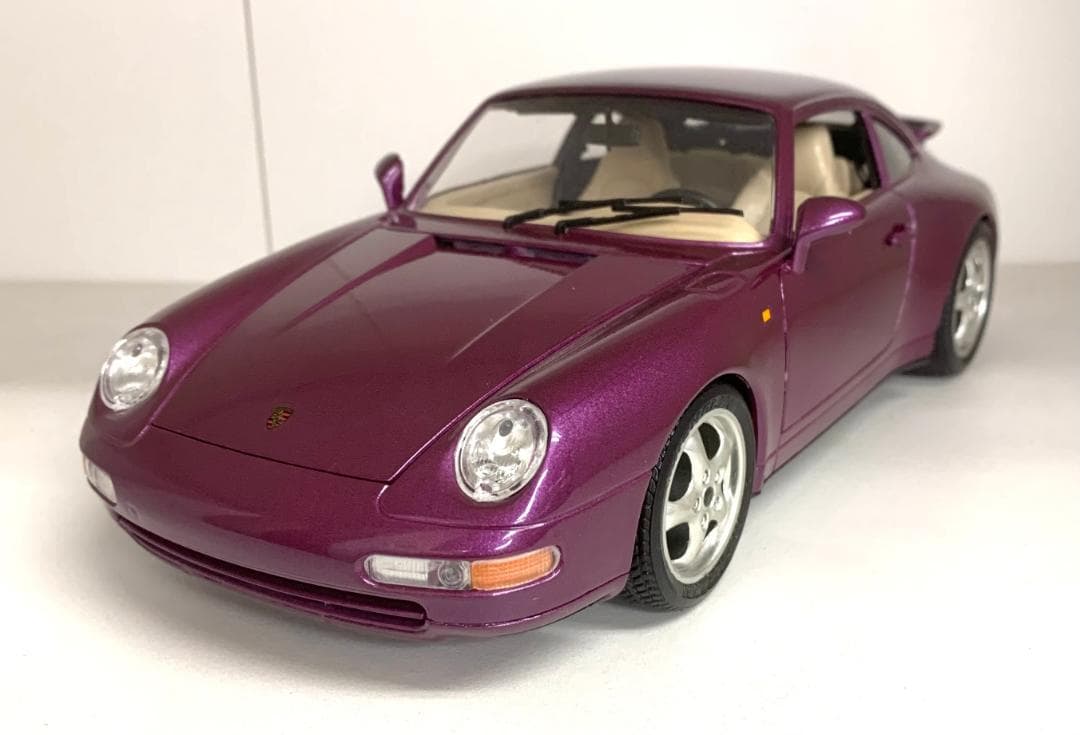 ブラーゴ 製　1/18　PORSCHE 911 CARRERA (1993)