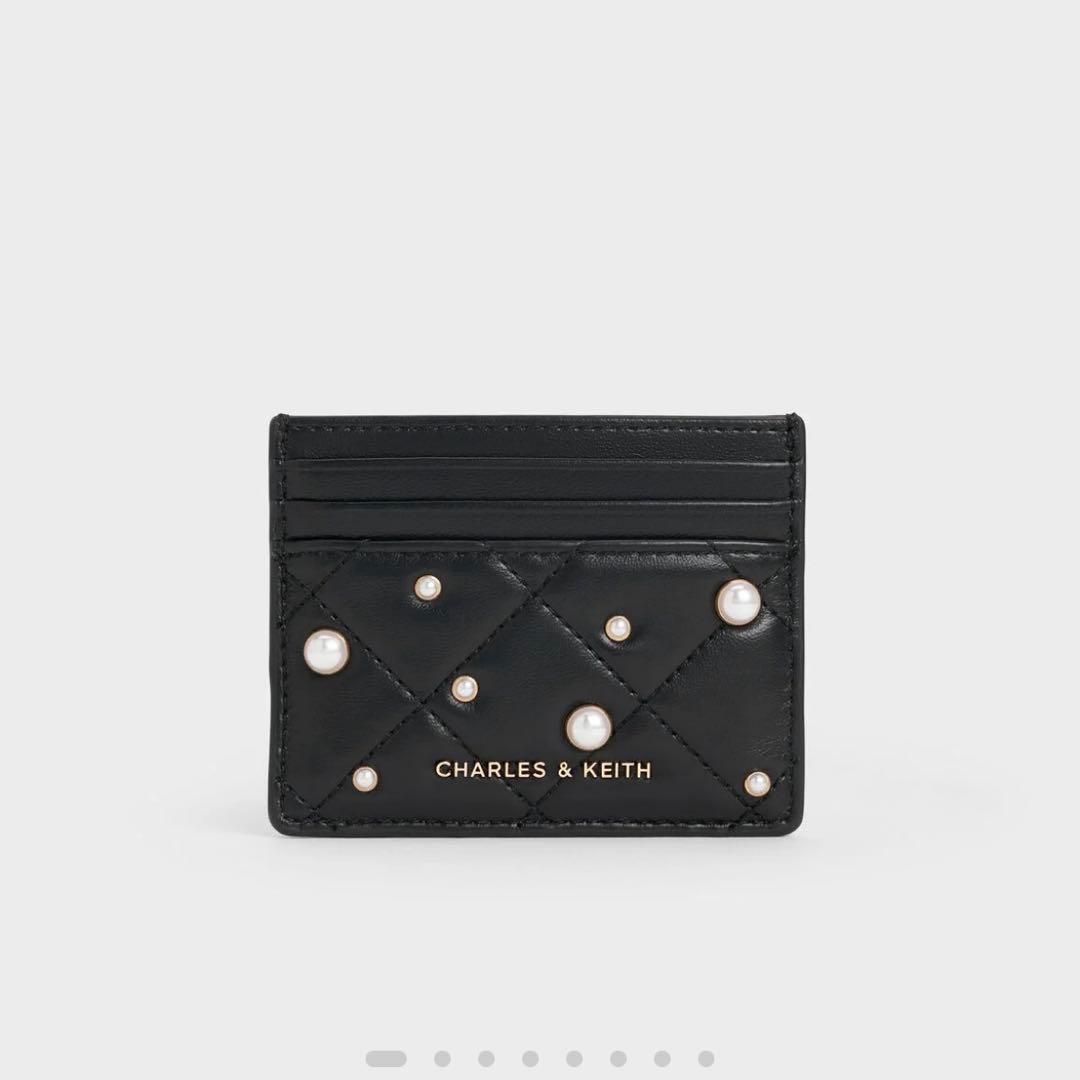 ‼️売り切れ商品‼️CHARLES & KEITH スタッズ付きフラグメントケース