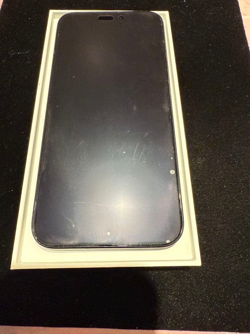 美品 iPhone15 Pro Max 256GB ブラックチタニウム【国内版】