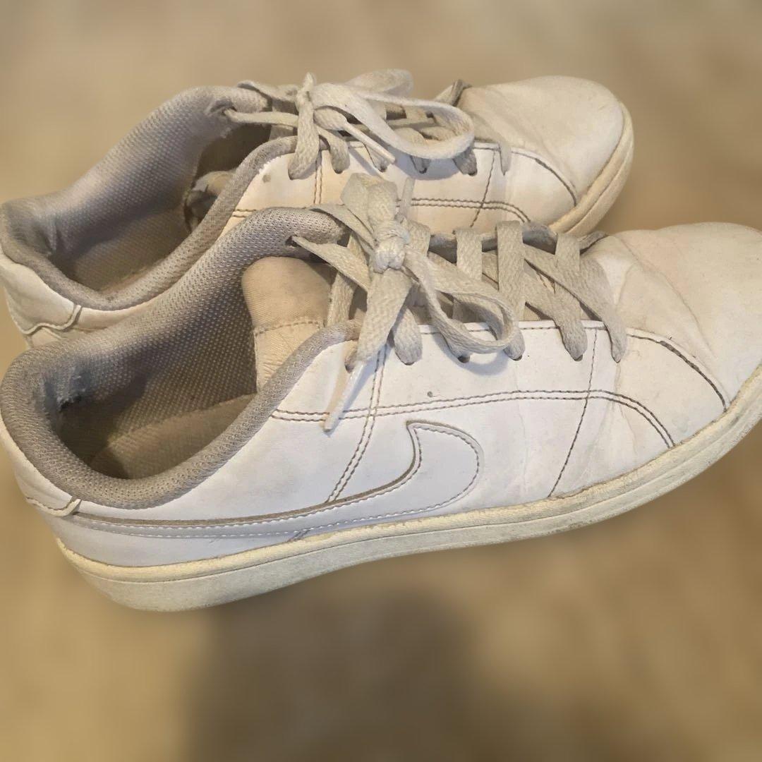 NIKEホワイトスニーカー24.5★