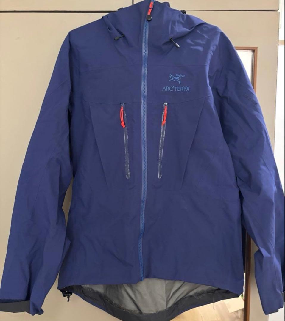 ARC'TERYX マウンテンパーカー ネイビー　alpha SV
