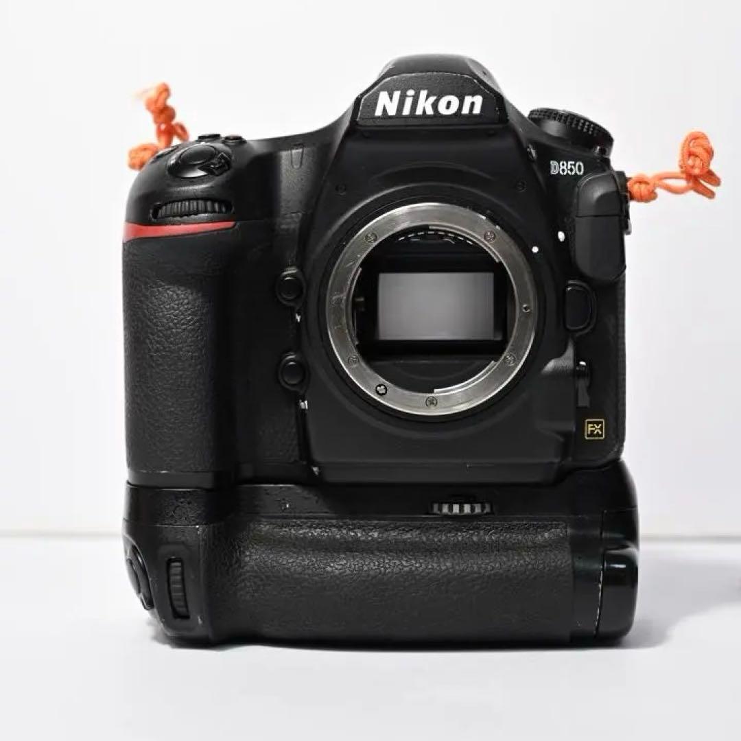 【動作良好】ニコン　d850ボディ バッテリーグリップ付き