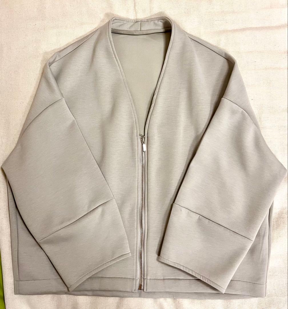 リベルモア　ダンボール　ノーカラージャケット　ファスナー　グレージュ　ブルゾン