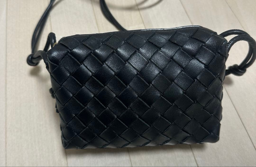 BOTTEGA VENETA ミニループカメラバックショルダー