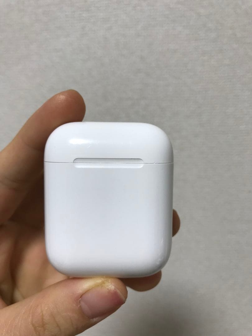 Airpods 第二世代充電ケースのみ