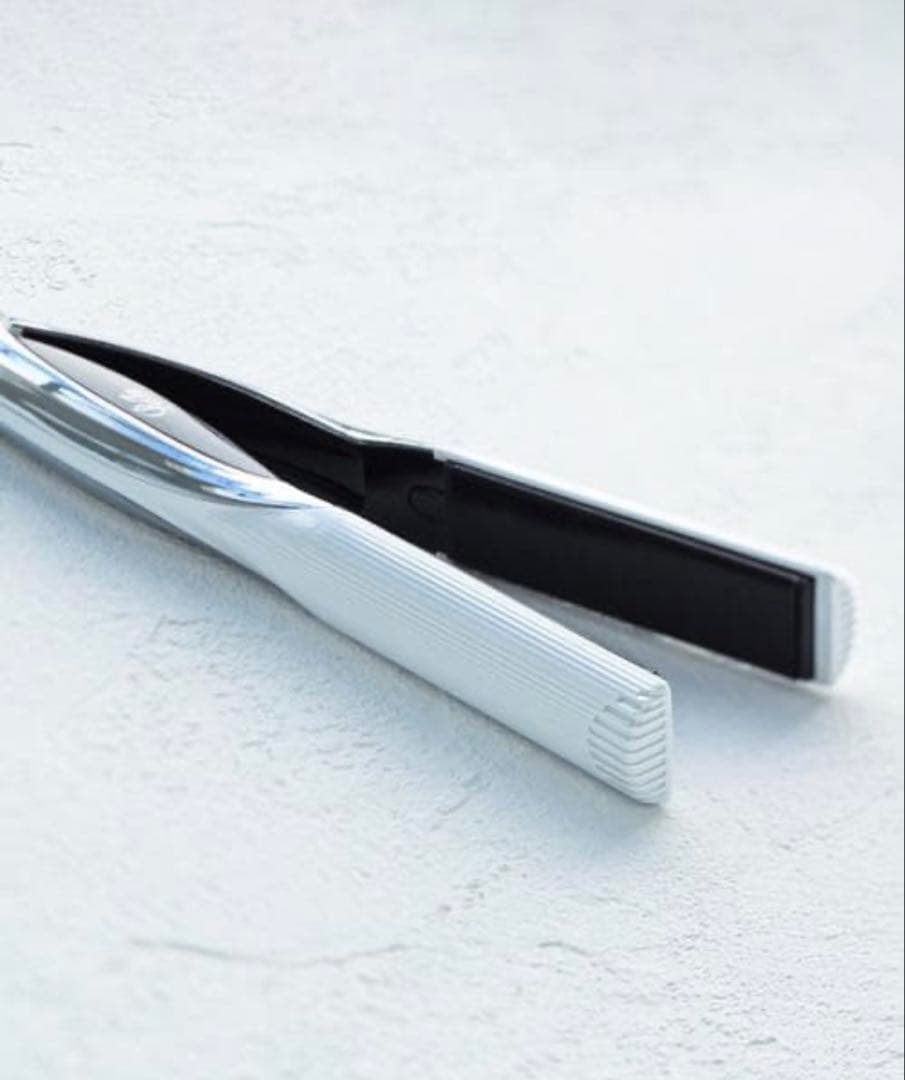 ReFaBEAUTECHリファストレートアイロン リニューアル版 ヘアアイロン by メルカリ