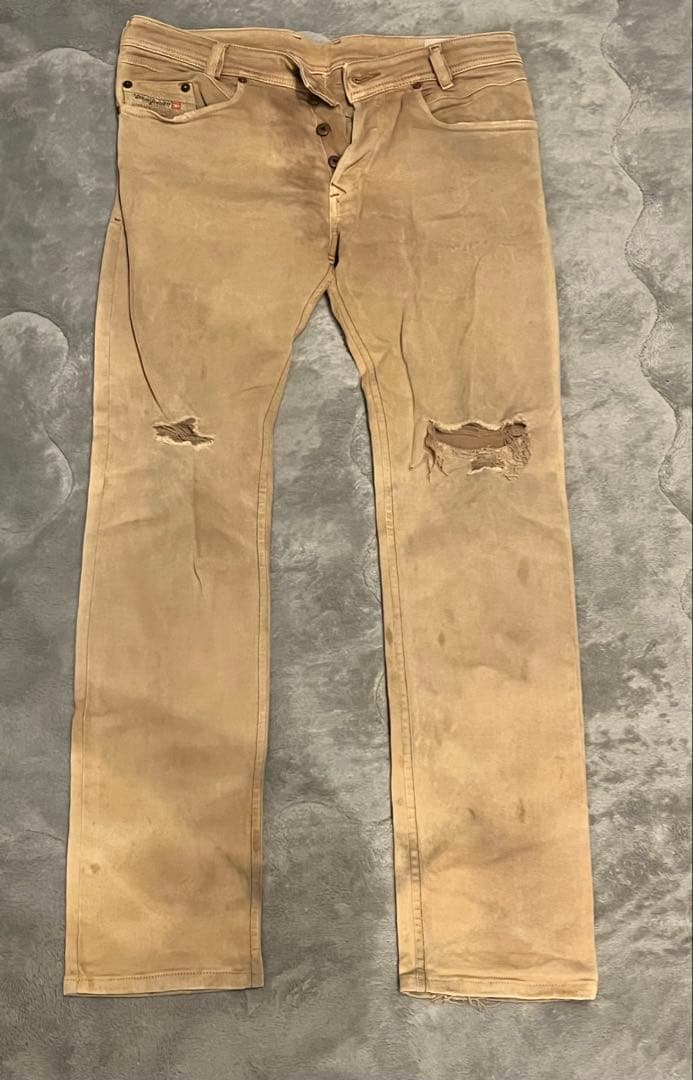 DIESEL ディーゼル ベージュ ダメージジーンズ