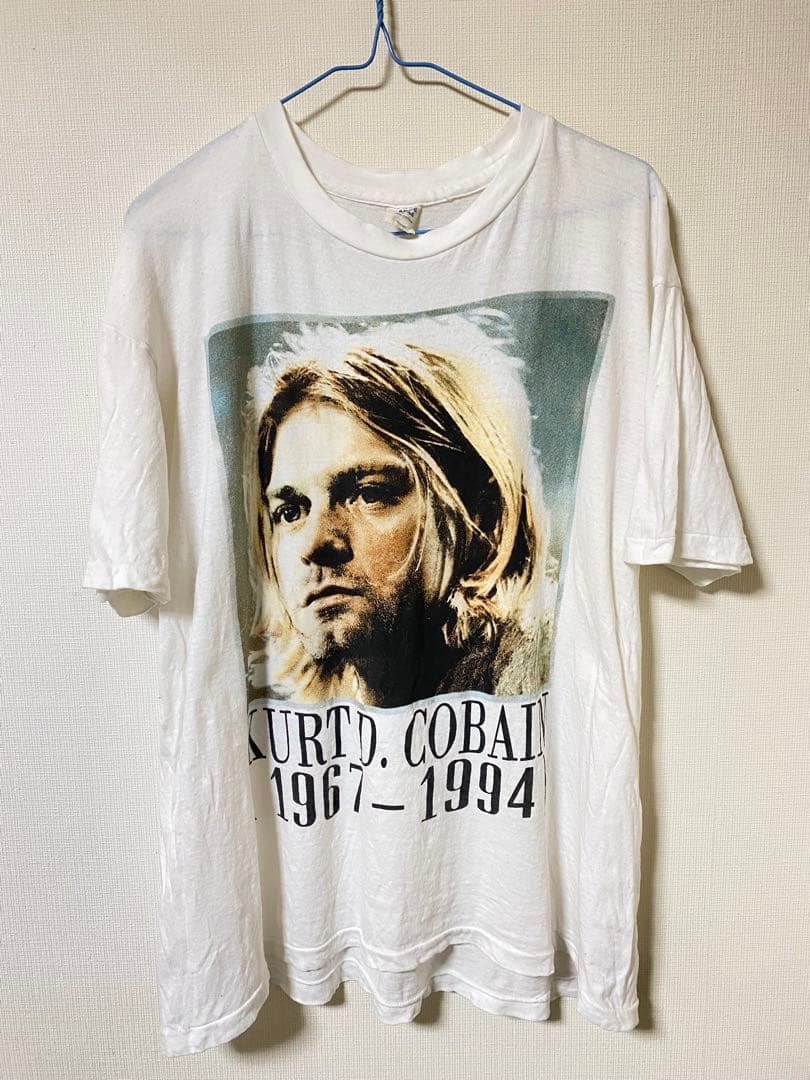 Kurt Cobain アート Tシャツ 1995年製 ビンテージ by メルカリ