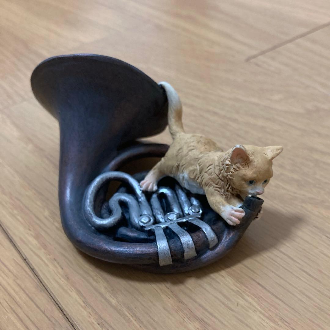 置物　ホルン　猫