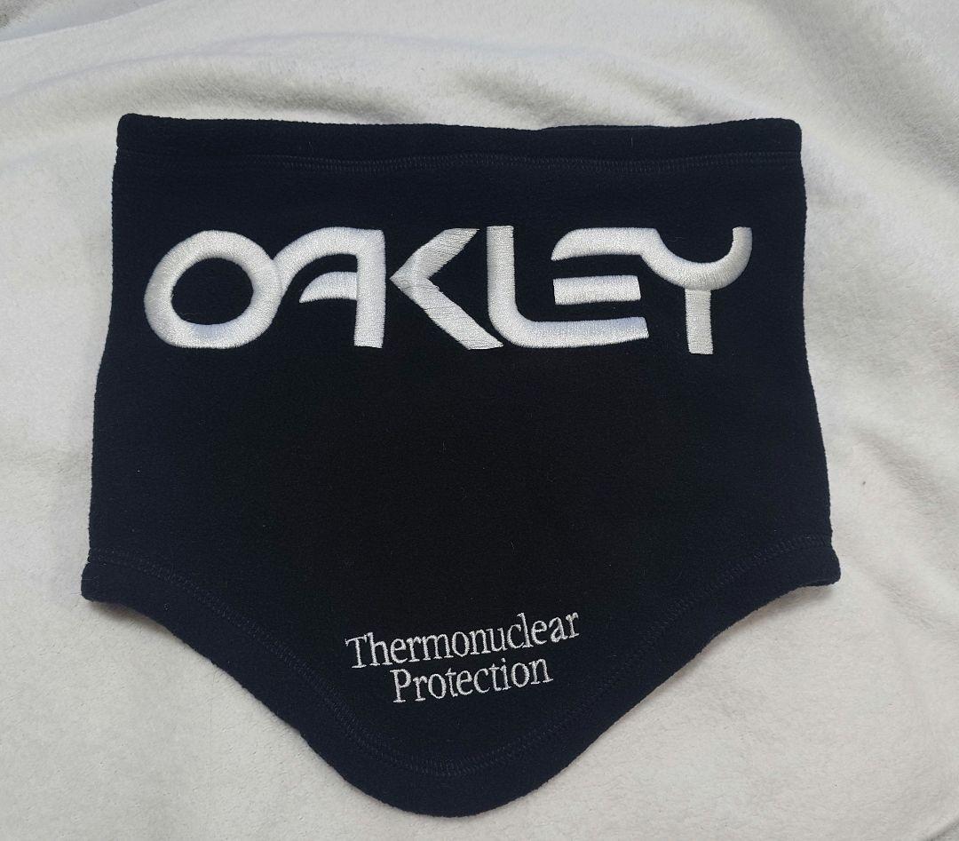 OAKLEY ブラック ネックウォーマー by メルカリ