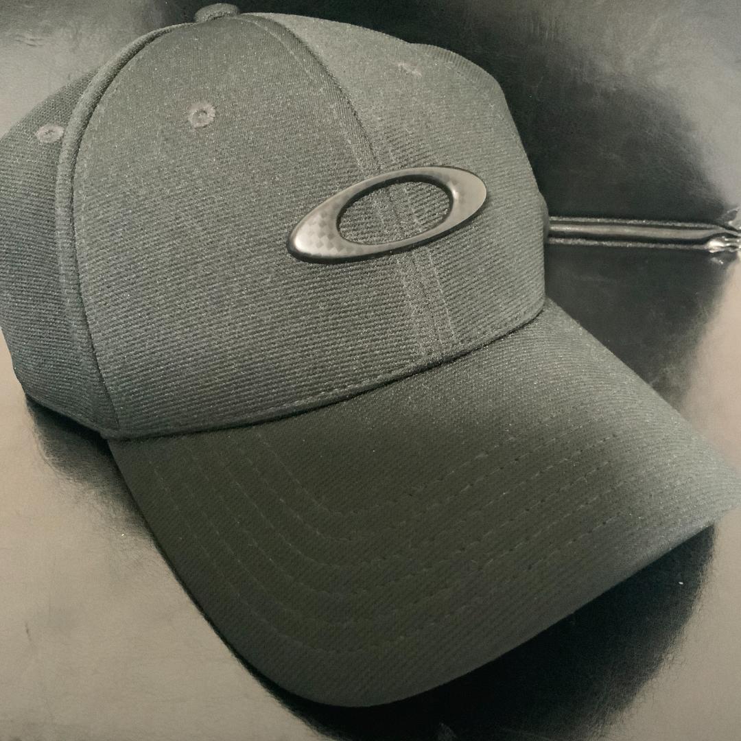 オークリー OAKLEY キャップ L/XL 黒 シリコン Oロゴ