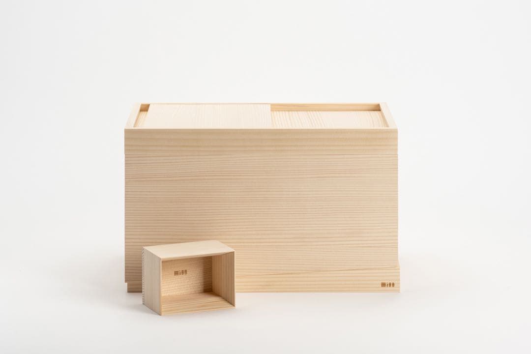 もみの木の米びつ　最後の一粒まで取り出しやすい米びつ